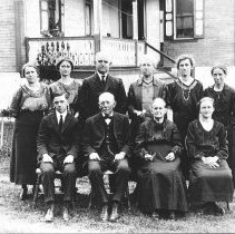 Jonas & Elmira Shaner Drissel family, Harleysville, ca. 1915