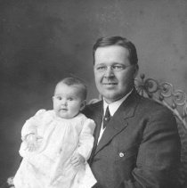 John W. Schantz with daughter Lois, ca. 1910