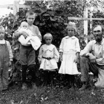 Eugene & Katie Kulp Hoffman family, Skippack Twp