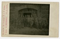 Wejscie do koszar 5 i 8 komp. 1 p.p. w Ostrowiu, 1918 r.