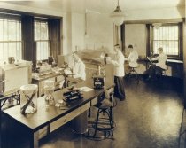 Laboratory in Compton  1933