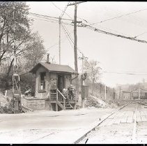 Yonkers Avenue crossing, New York Central Putnam Division - looking north opposite Dunwoodie Station