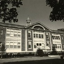 Condominium building at 1250 North Avenue (former Roosevelt School)