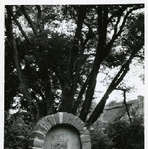 21st milestone, East Lincoln Avenue