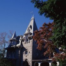 Highland Cottage / Squire House