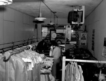 Easton's Laundromat, 1953