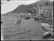 Gas Boat Walrus (scan from glass plate negative)