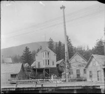 Chief Johnson totem pole at corner of Mission and Stedman Streets