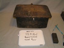 Bentwood toolbox with lid, front view