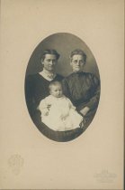 79.5.087, Photograph, Sallie Funk, Annie and Annie's child