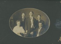 83.8.001, Photograph