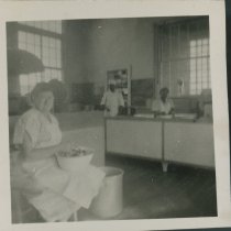 Snapshot of Bridgewater College food service workers_circa 1950