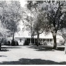 River Edge, Front view