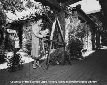 Painting outdoors at El Paseo, 1948