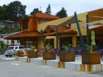 Good Earth Natural Foods exterior, 2016