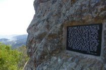 Plaque honoring Sitting Bull on Mt. Tamalpais, 2017