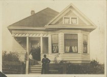 A sepia photo of a victorian home  in Mill Valley, circa 1911