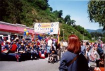 Club Scouts float at the Mill Valley Memorial Day Parade, 2002