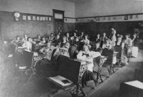 Summit School classroom, 1910