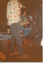 14 photos interior Sweetwater musicians on stage