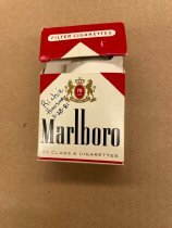 Richie Havens' cigarette box. 1981