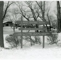Lake Shore Park Sign