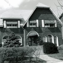 9530 S. 53rd Avenue Residence