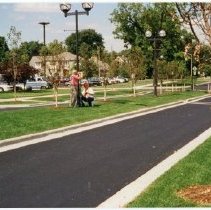Raymond Avenue and Oak Lawn Village Green