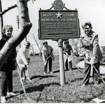 Oak Lawn Beautification Week