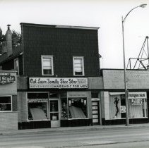 Oak Lawn Family Shoe Store