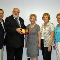 Library Board Presents Retirement Gift