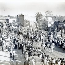 Oak Lawn Round-Up Days Parade