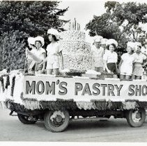 Oak Lawn Round-Up Days Parade