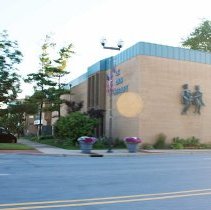 95th Street at Raymond Avenue