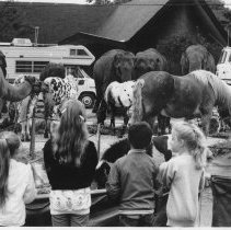 Circus Vargas, Oak Lawn opening