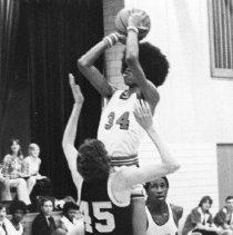 Luther South Basketball, 1975