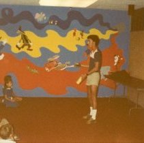Juggler entertains children