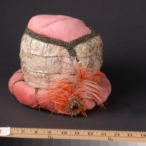 Costume, Performance