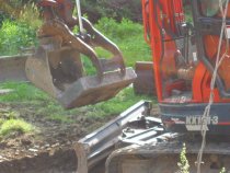 0032--Preparing to set B4 in place