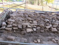 #8, photo 6739: un-mortared stones laid on top of cellar vault