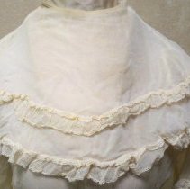 Wedding dress: Elizabeth Quast Martin, 1917-back view detail