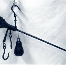 Ebay picture of a similar steelyard showing weight & hooks