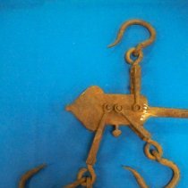 Steelyard balance scale hooks