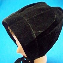 Velvet bonnet
