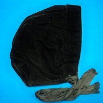 Velvet bonnet