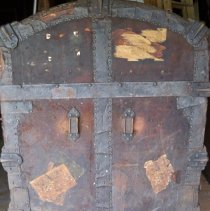 Trunk end with labels