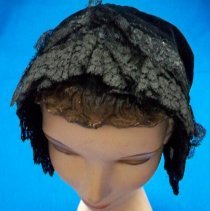 Lace trimmed bonnet