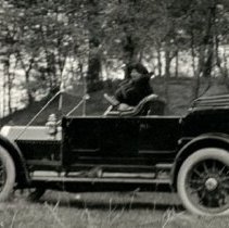 Jennie Brechet in Marmon auto