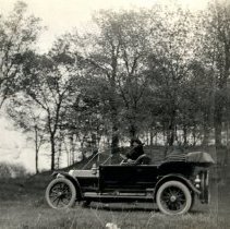 Jennie Brechet in Marmon auto