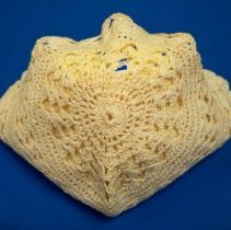 Baby bonnet-back view